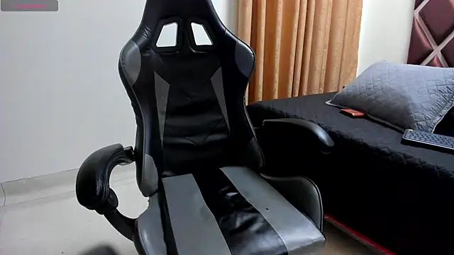 Ithan_Hott webcam