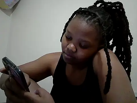 QueenAtynat webcam