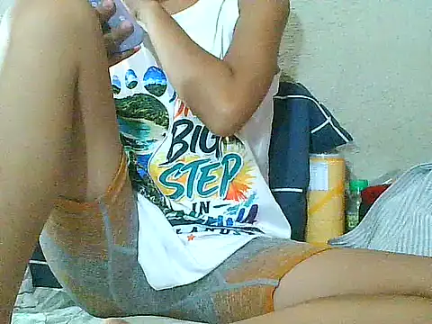 PinaySkinnyGirl webcam