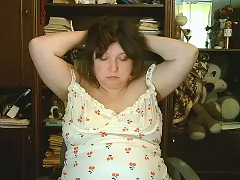 CarrieQPeach webcam