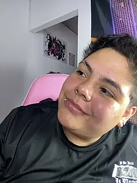Hailey_Curvy webcam