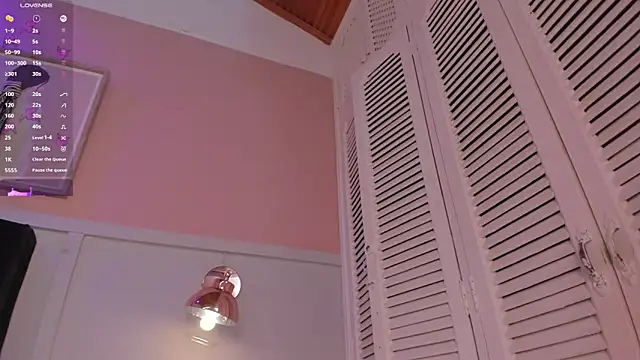 elodie_walker webcam