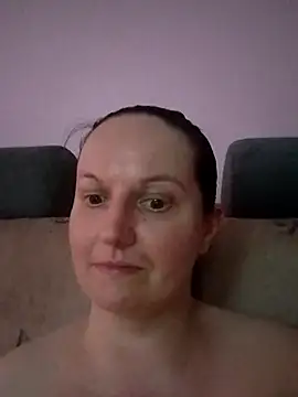 BustyLadyAlma webcam