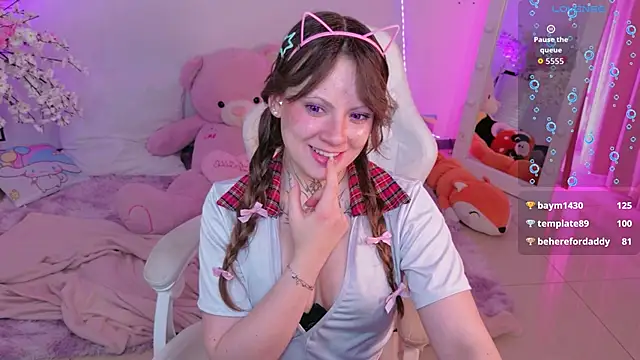 EricaMoonn webcam