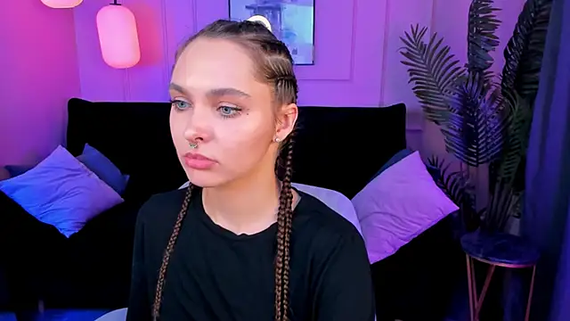ChloeSunny webcam