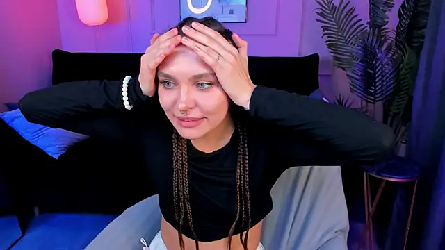 ChloeSunny webcam