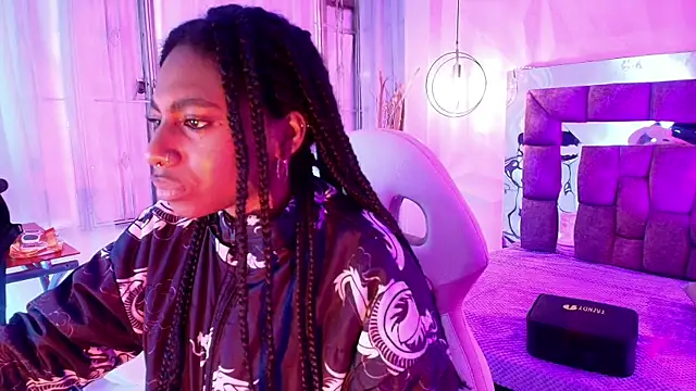 Queen_perla_ webcam