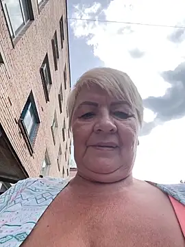 Laura_Millf webcam