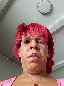 blondebitchlitle webcam