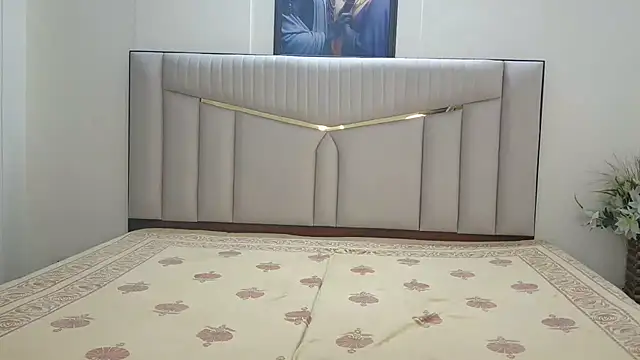 Secret_Sarikaa webcam