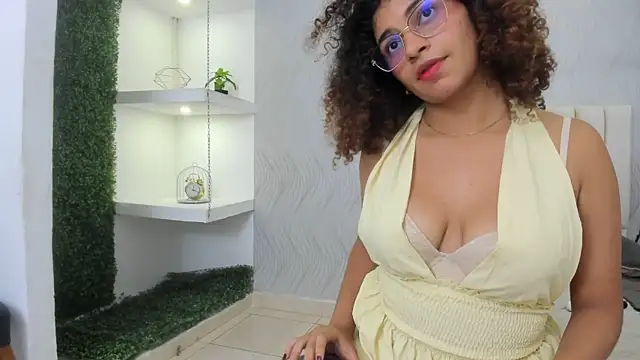 melany_guzman webcam