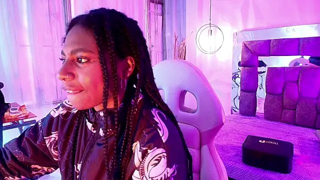 Queen_perla_ webcam