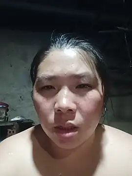 quynhkoolbae webcam