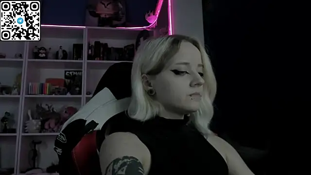Holy_Mistress_S webcam