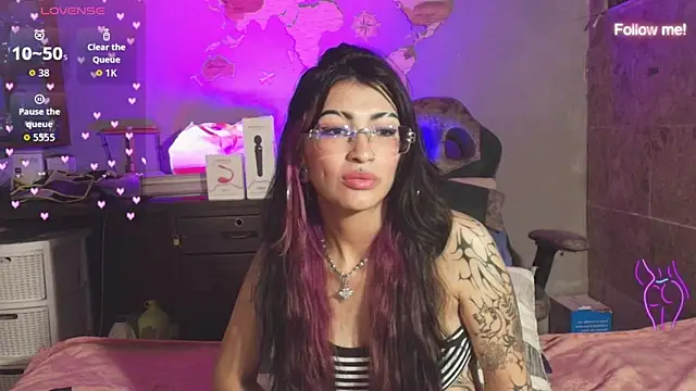 mia_devine_ webcam