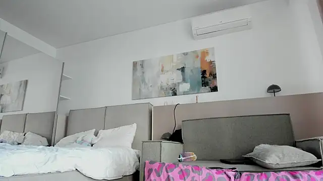 Neith_Cole webcam