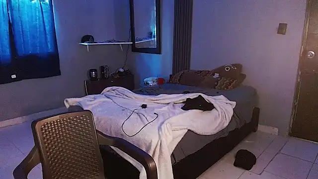 Mr_yisuzz webcam