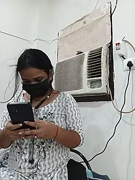 Riya_hot8 webcam