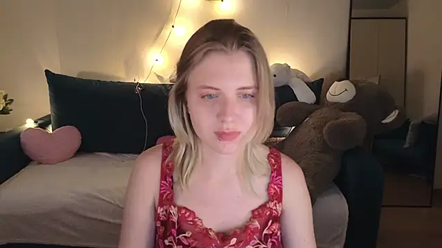 Viki_Charm webcam