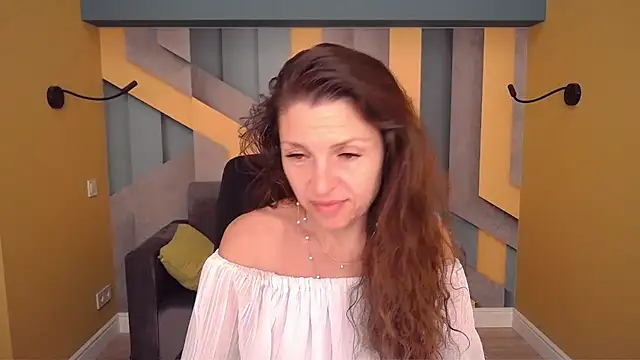 EllaLong webcam