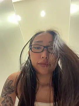 trytomakememoam webcam