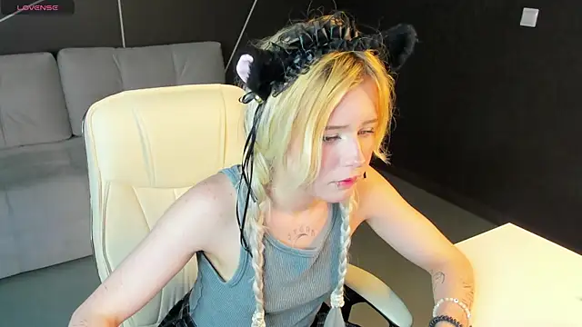 kikipeach webcam