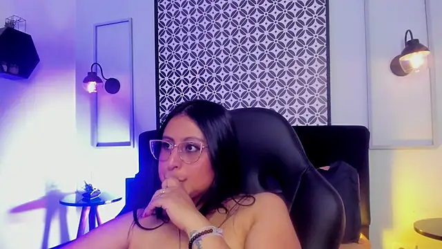 Amber_gold_ webcam