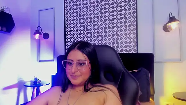 Amber_gold_ webcam