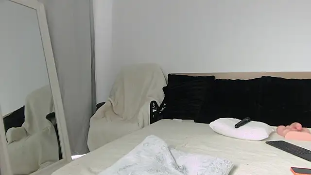 Layla23a webcam