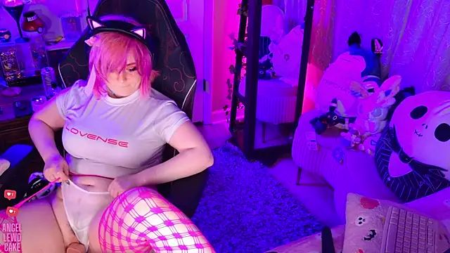 Angel-Lewd-Cake webcam