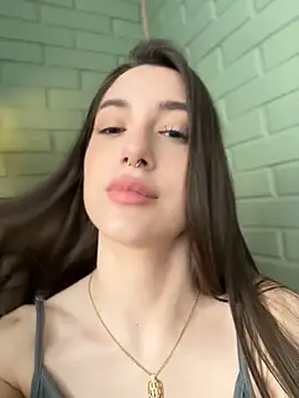 boomfoxy (F young) - Show Wet Pussy Lips Close-Up WOW!🔥