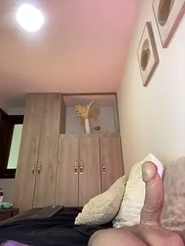Mia_222 webcam