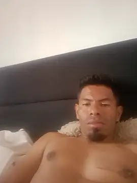Dominic_24 webcam