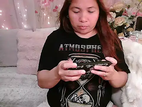 OhmyPinay webcam