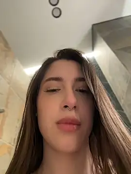 boomfoxy (F young) - Show Wet Pussy Lips Close-Up WOW!🔥