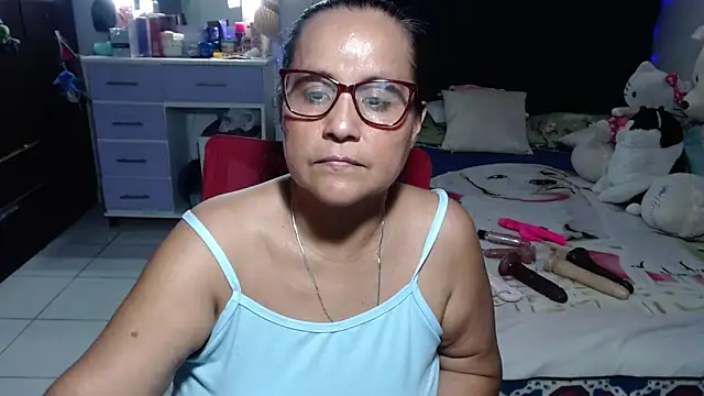 pervert_mommy_ live cam on StripChat