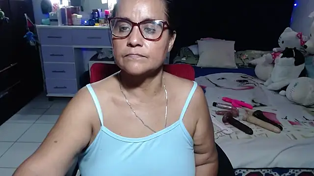 pervert_mommy_ live cam on StripChat