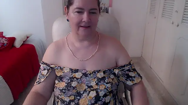 leonela_69 live cam on StripChat