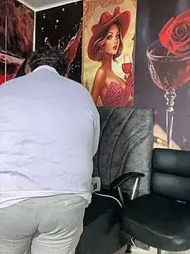 Hailey_Curvy webcam