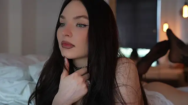 ibiddi (F young) - Glass dildo in pussy