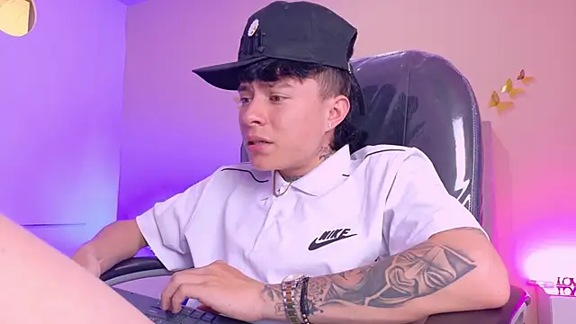 nascary_fox (M twink) - tease  ass +oil