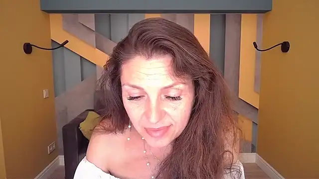 EllaLong webcam