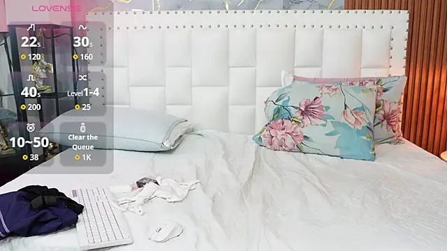 hornybarelylegalgirl webcam