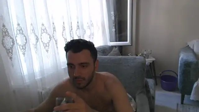 handsomeee04 webcam