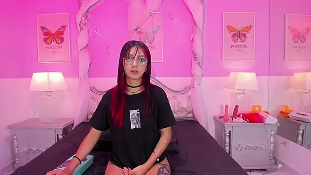 TaniaPierce webcam