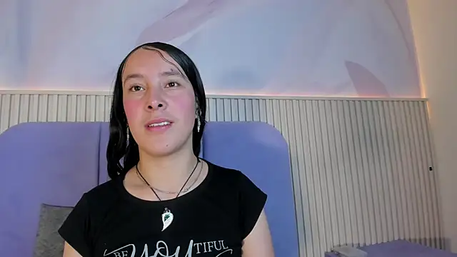 Alaia_Aura webcam
