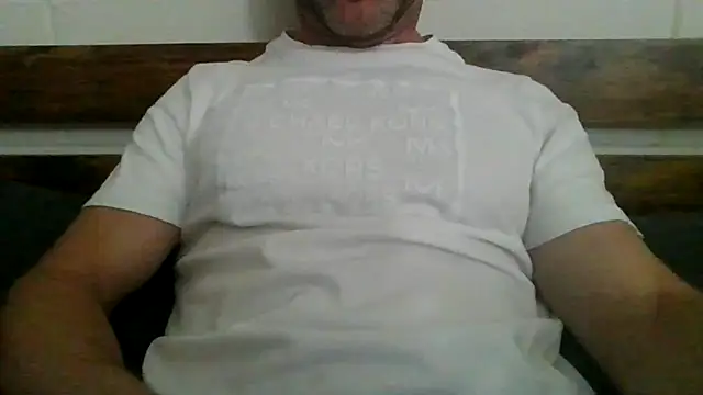 HotStraightDude webcam