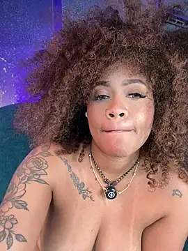 riri_brunnete webcam