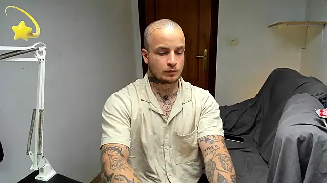 layneinchains (M young) - streptease and take off clothes