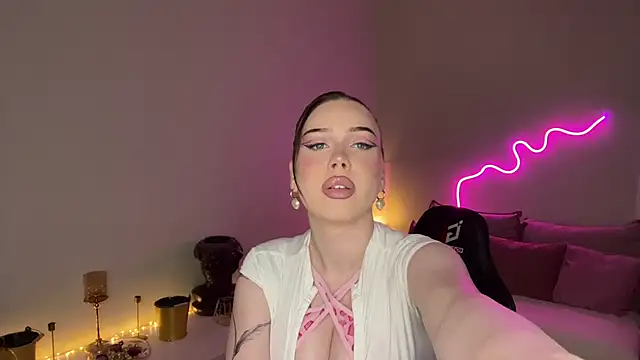 mistress_of_hearts live cam on StripChat